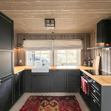 3 Bedroom Beautiful In بيت للعطل